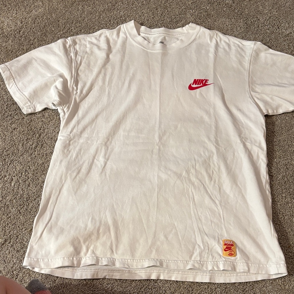 Nike White and Red Men's Short Sleeve Tee